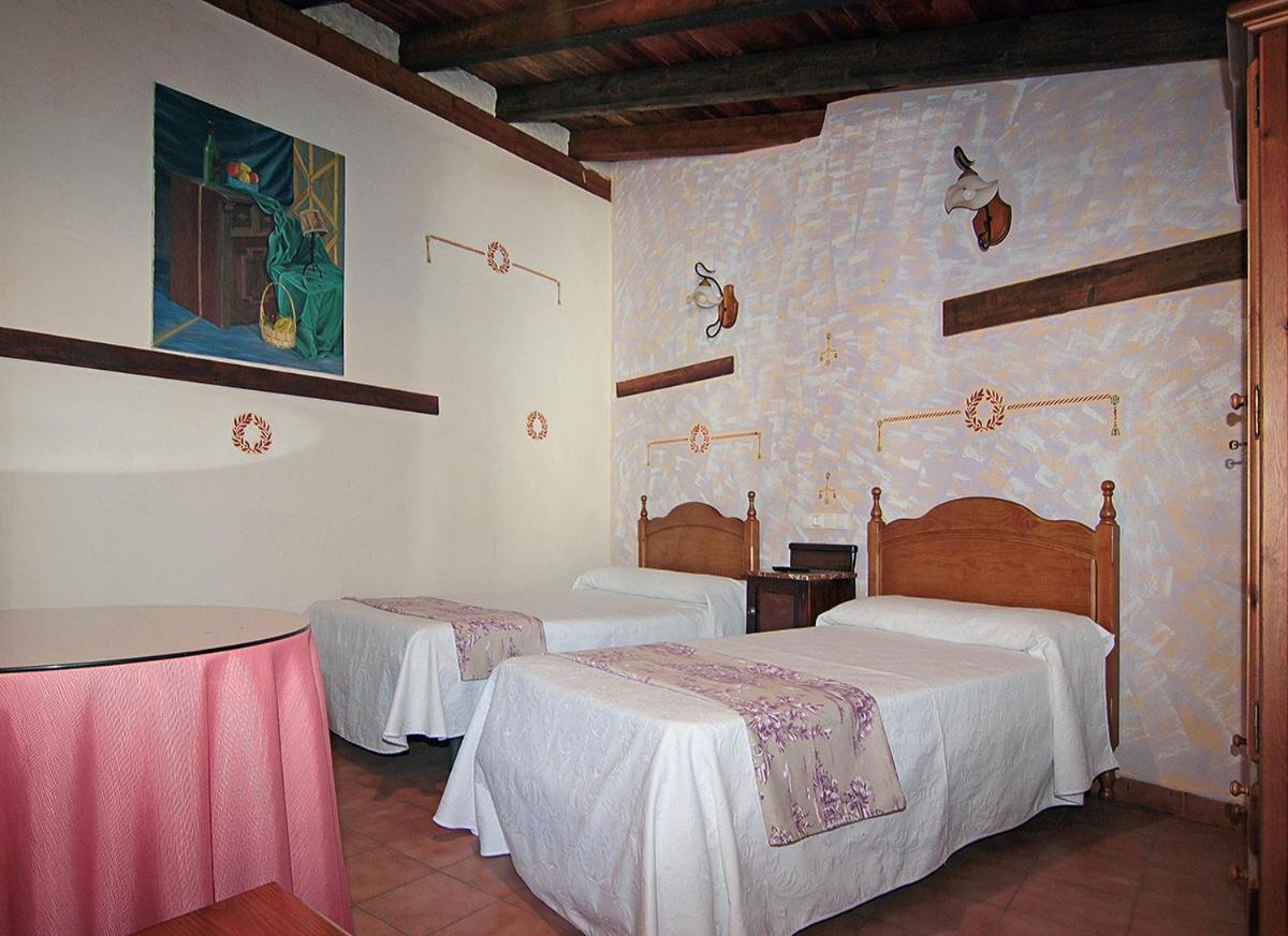 Apartamentos Turísticos los Abuelos Montemayor de Pililla Exterior foto